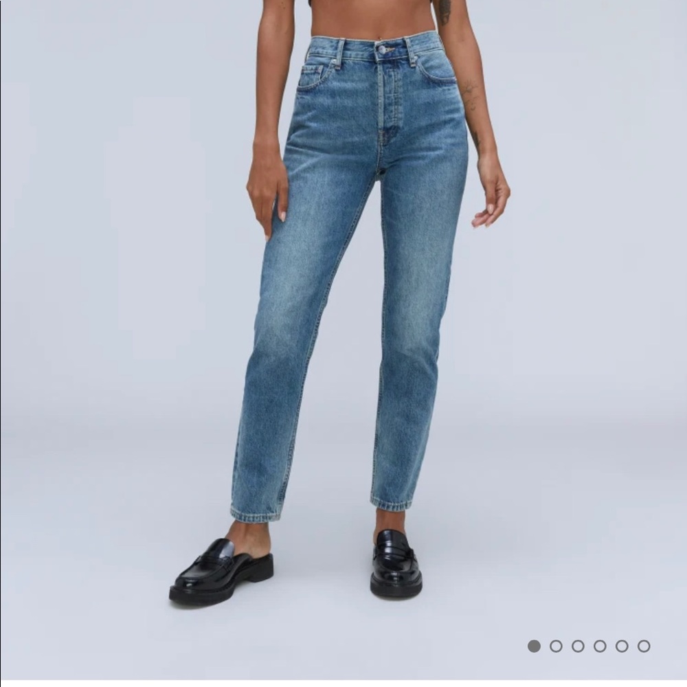 Everlane 90s Cheeky Jeans in Vintage Mid Blue